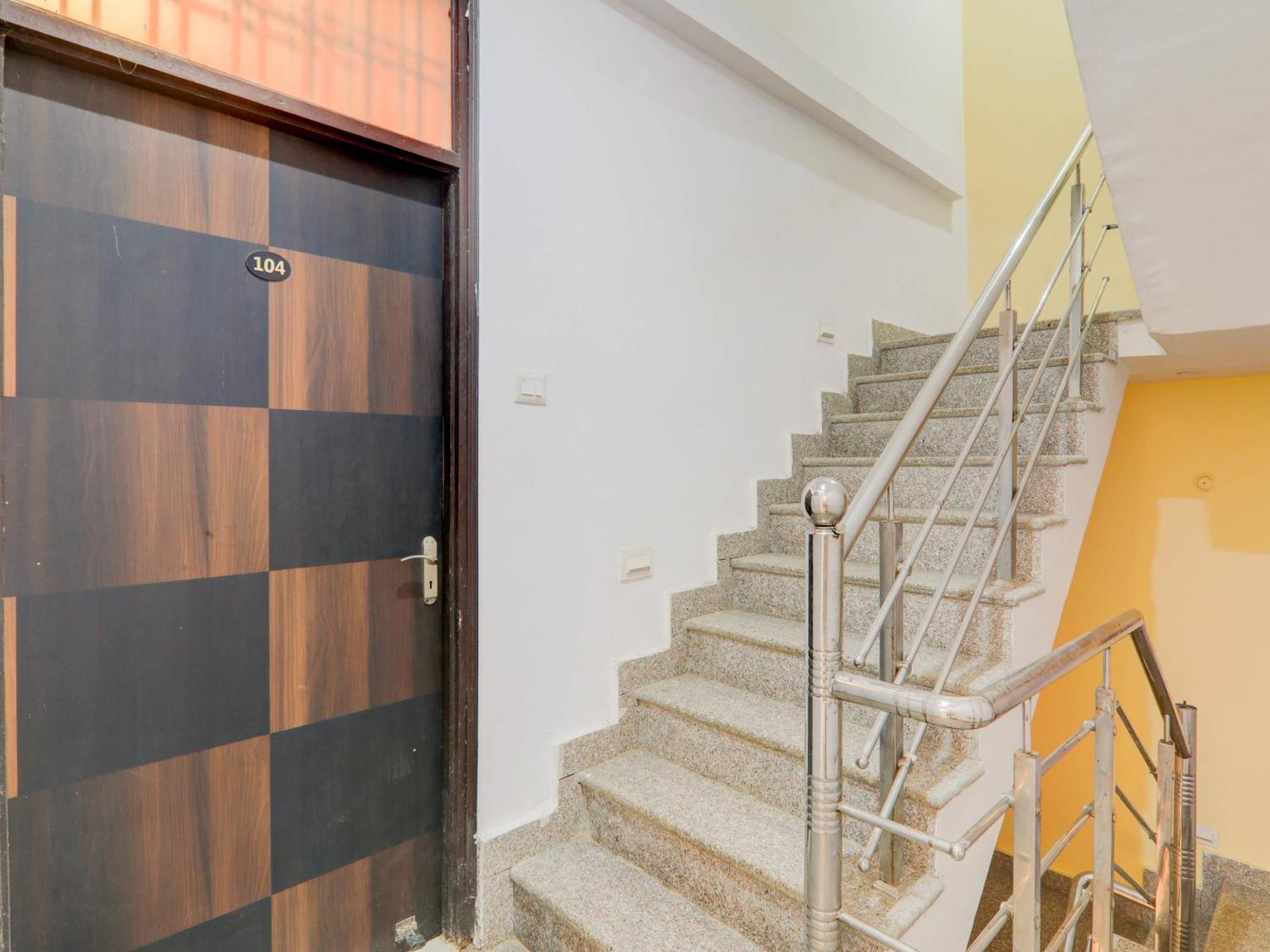 Super Collection O Kiara Guest House Lucknow Exterior photo
